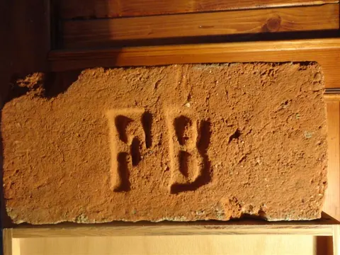 Značka F B