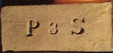 Značka P 3 S