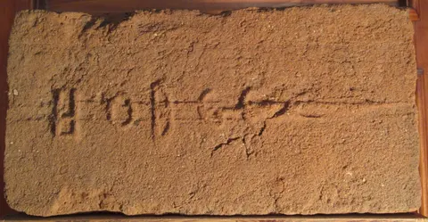 Značka H O B
