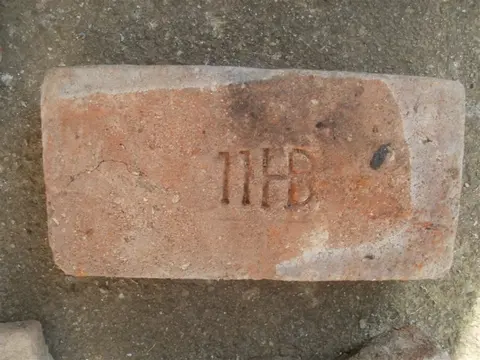 Značka II HB