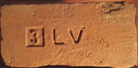 Značka L V 3