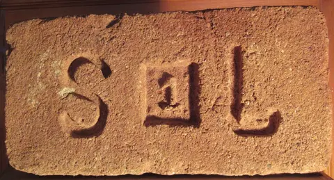 Značka S 1 L