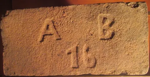Značka A B 16