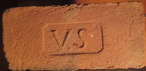 Značka V S