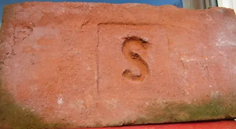 Značka S